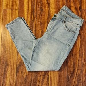 OLD NAVY SUPER SKINNY JEAN